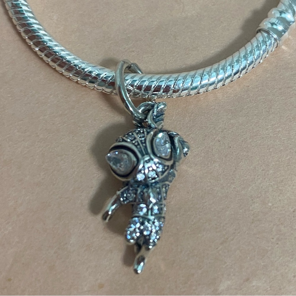 Pandora Marvel Spider-Man Pavé Charm - Picture 7 of 7